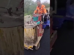 Que são as características principais de uma máquina termoplástico da estrada?